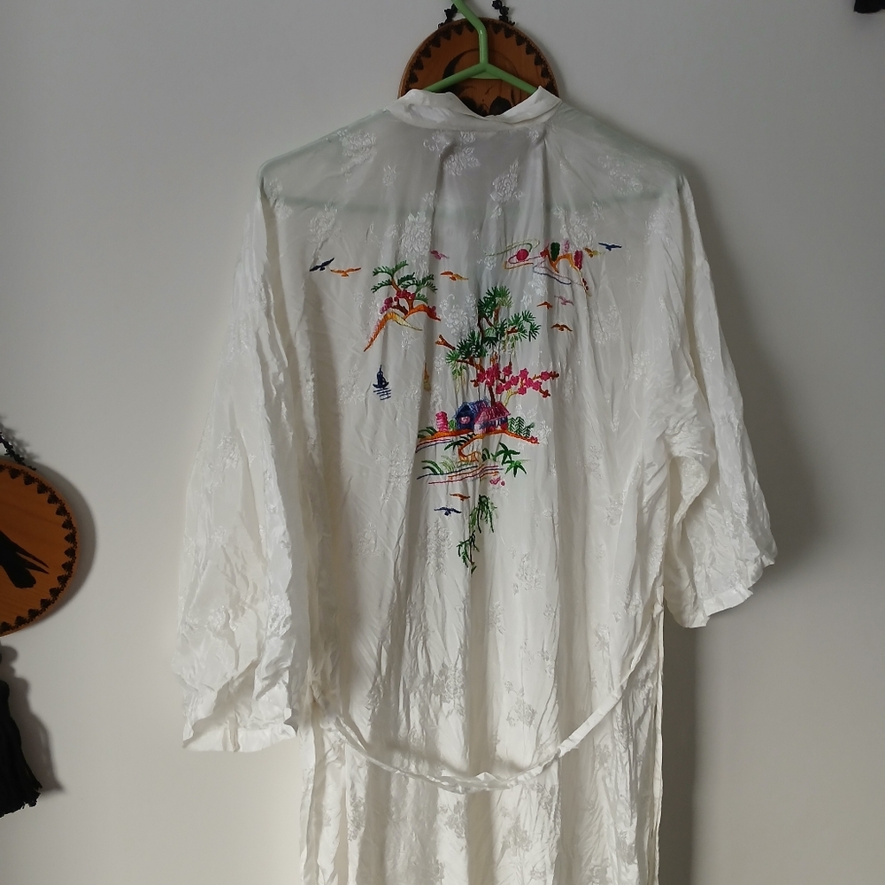 Vintage Rayon Golden Bee Embroidered Robe - Picture 6 of 14